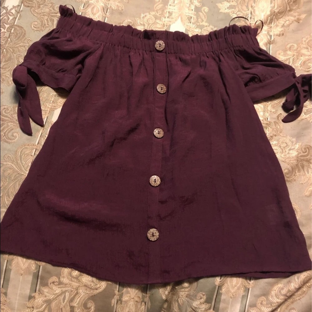 Lily white off shoulder blouse nwot